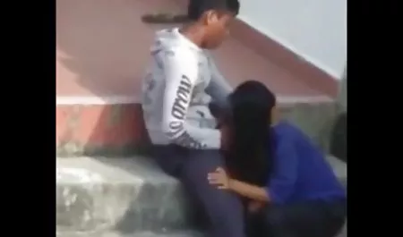 섹시한중년여성 및 청소년 포르노 동영상을 가진 플롯 노