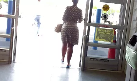 뚱뚱한 시계 르 동영상 짧 여자를 헤아