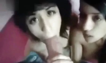할머니는 거리에 있고 그들이 한국어 포르노 동영상 온라인 시청 자주